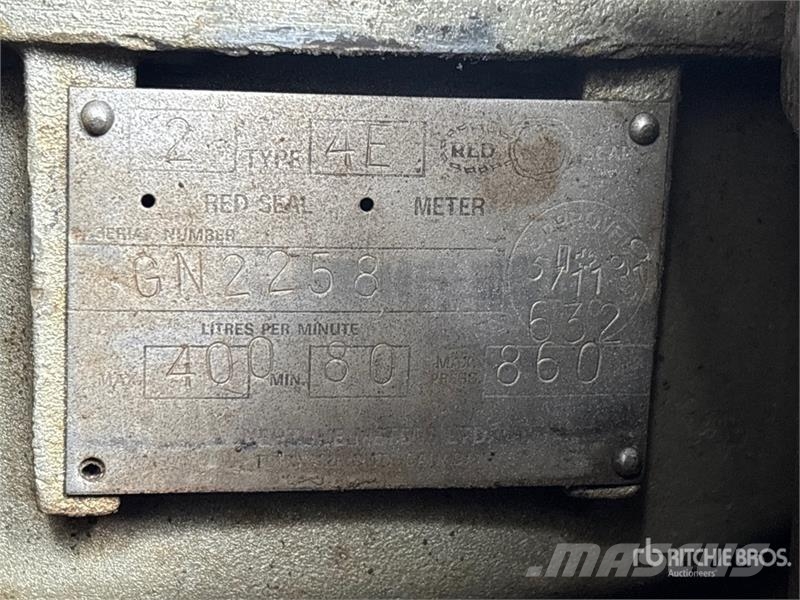 Western Star 4900 16000 L 6x4 Fuel Truck شاحنات ذات صهاريج