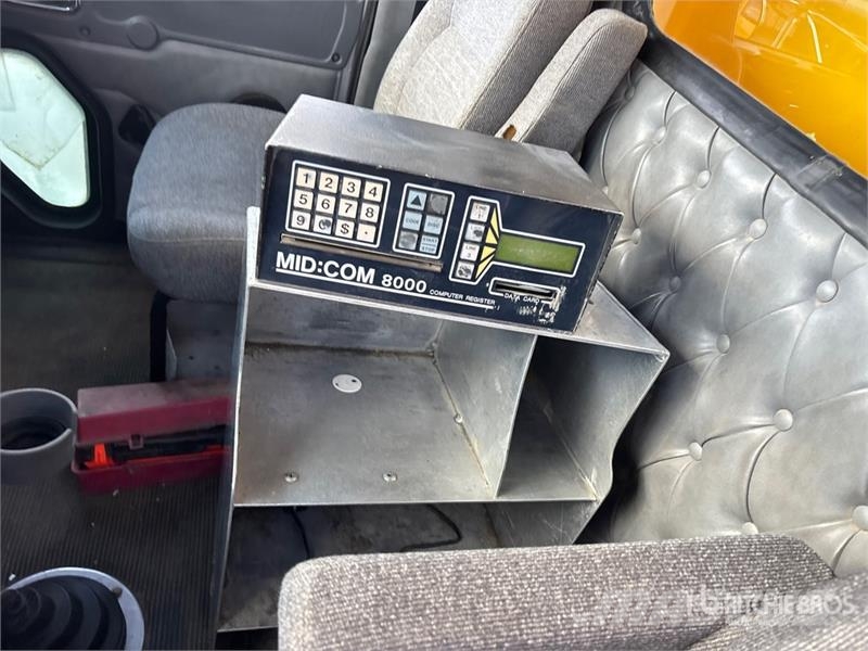 Western Star 4900 16000 L 6x4 Fuel Truck شاحنات ذات صهاريج