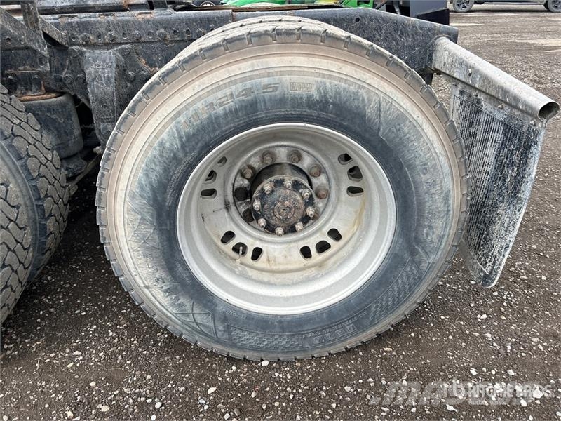 Western Star 4900 6x4 T/A Sleeper Truck Tractor Vetopöytäautot
