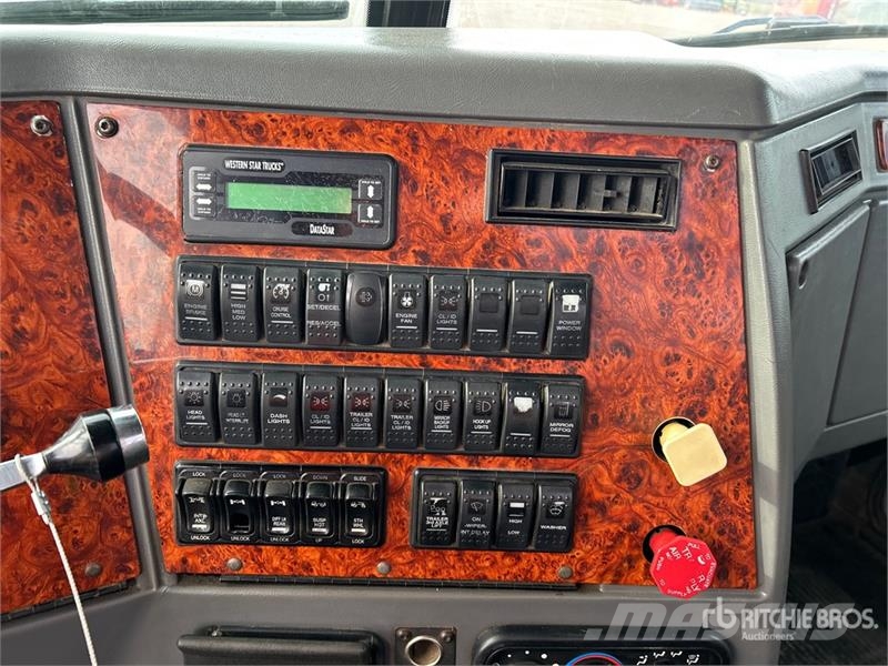 Western Star 4900 6x4 T/A Day Cab Truck Tractor Влекачи