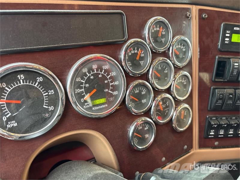 Western Star 4900 6x4 T/A Sleeper Truck Tractor Седельные тягачи