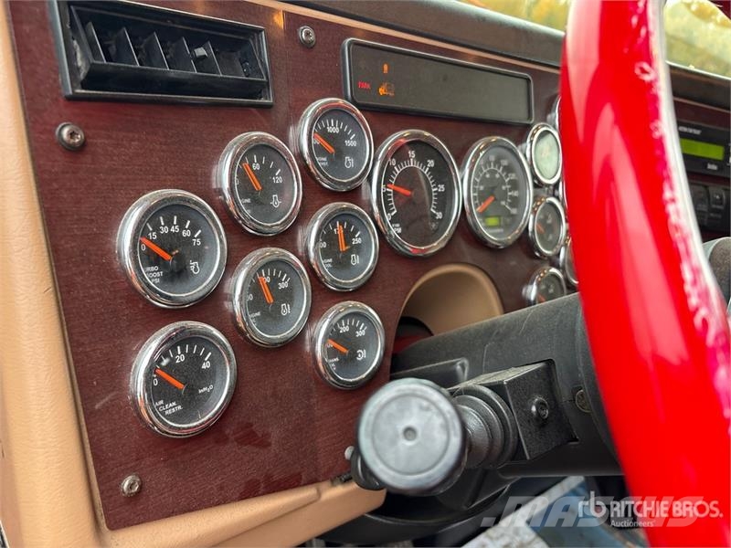 Western Star 4900 6x4 T/A Sleeper Truck Tractor Седельные тягачи
