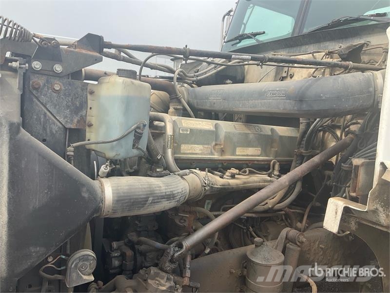Western Star 4900 6x4 Heavy Haul T/A Day Cab Truck Tractor Vetopöytäautot