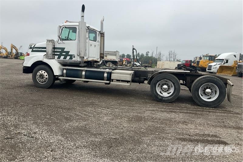 Western Star 4900 6x4 Heavy Haul T/A Day Cab Truck Tractor Vetopöytäautot