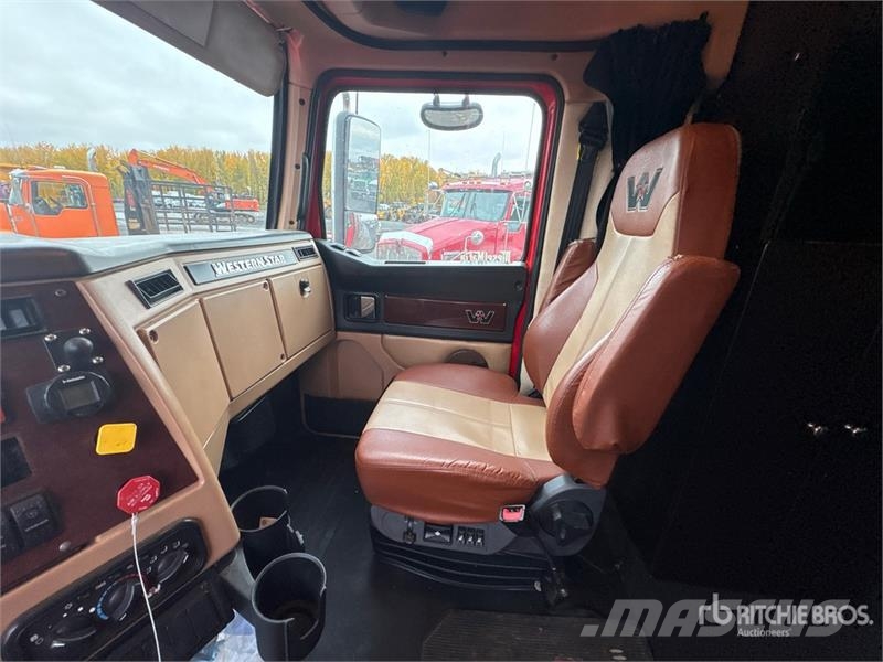 Western Star 4900 6x4 T/A Sleeper Truck Tractor Седельные тягачи