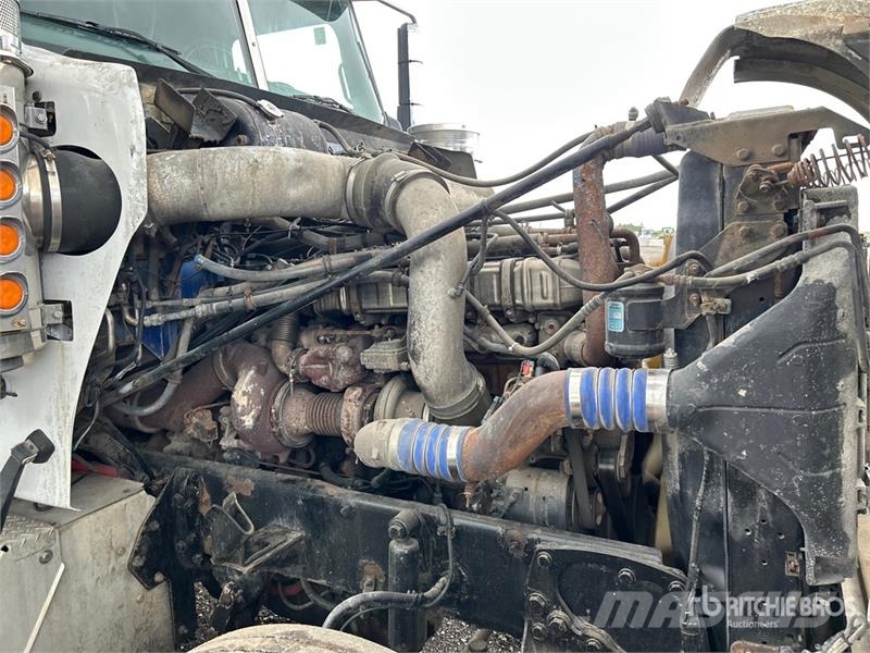 Western Star 4900 6x4 T/A Sleeper Truck Tractor Vetopöytäautot