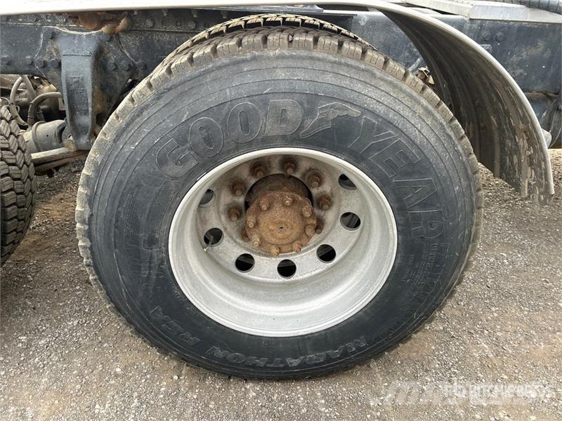 Western Star 4900 6x4 T/A Day Cab Truck Tractor Влекачи