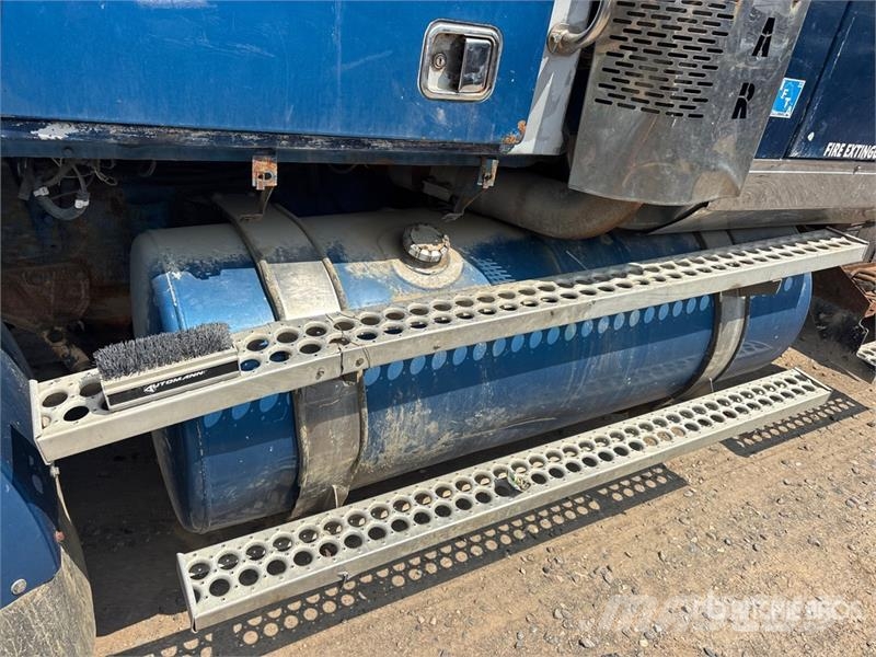 Western Star 4900 6x4 T/A Sleeper Truck Tractor (Inoperable) Dragbilar