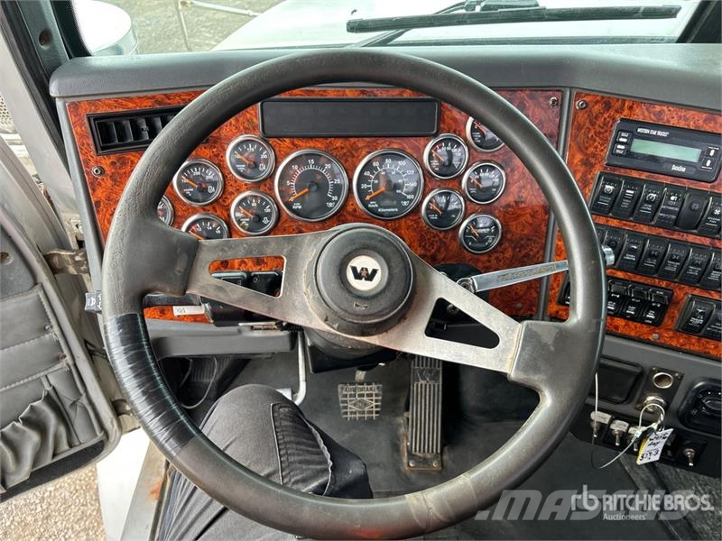 Western Star 4900 6x4 T/A Day Cab Truck Tractor Влекачи