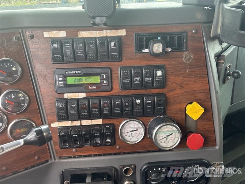 Western Star 4900 6x4 T/A Sleeper Truck Tractor Влекачи