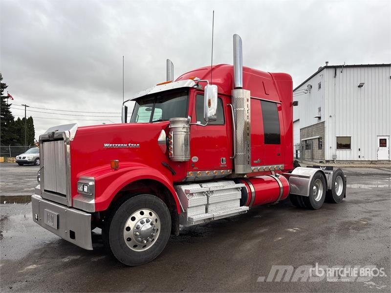 Western Star 4900 6x4 T/A Sleeper Truck Tractor Седельные тягачи