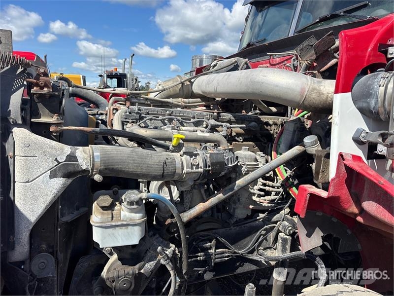 Western Star 4900 6x4 T/A Day Cab Truck Tractor Vetopöytäautot