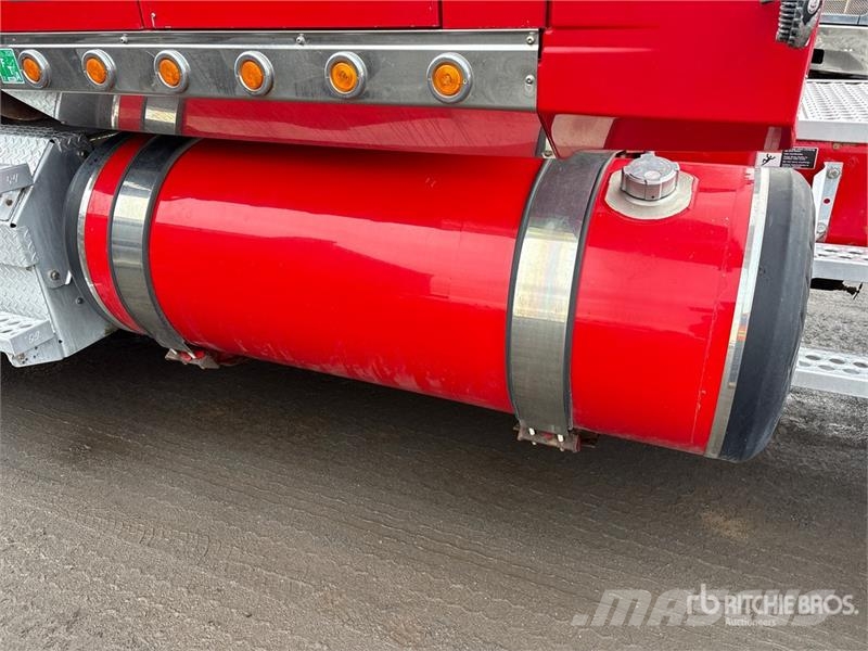 Western Star 4900 6x4 T/A Sleeper Truck Tractor Седельные тягачи