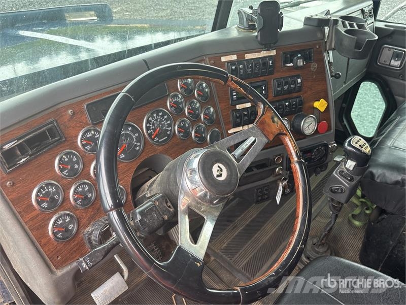 Western Star 4900 6x4 T/A Sleeper Truck Tractor Влекачи
