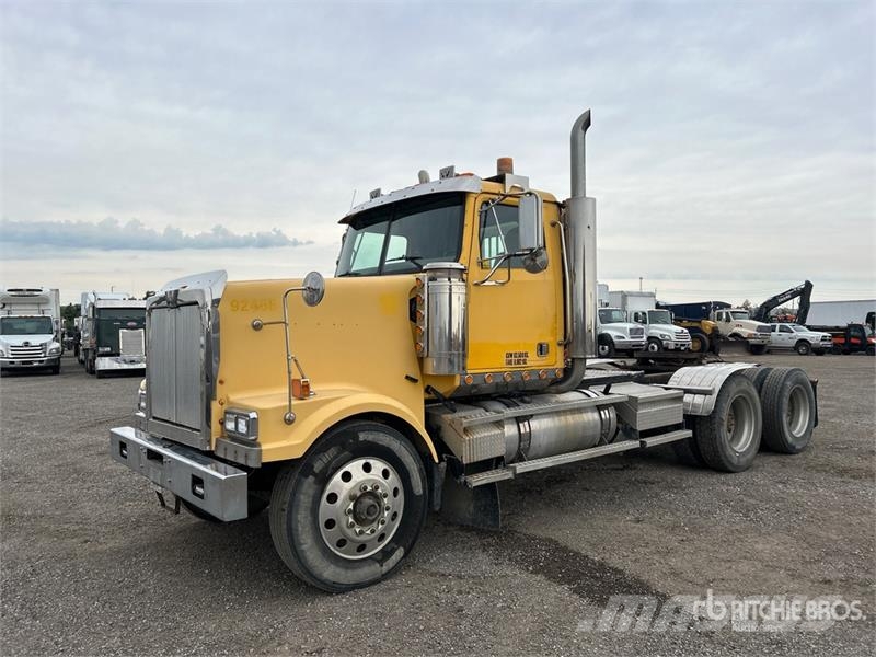 Western Star 4900 6x4 T/A Day Cab Truck Tractor Vetopöytäautot