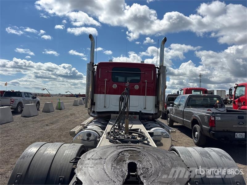 Western Star 4900 6x4 T/A Day Cab Truck Tractor Vetopöytäautot