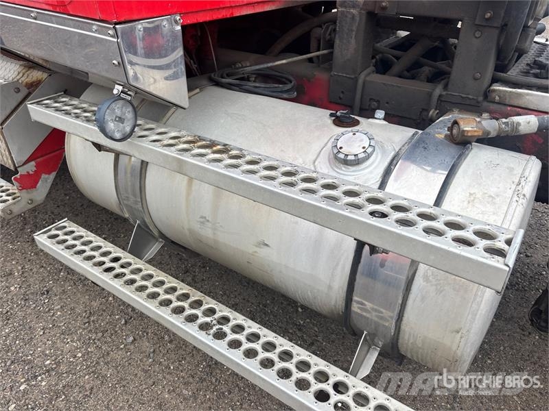 Western Star 4900 6x4 T/A Sleeper Truck Tractor (Inoperable) Vetopöytäautot