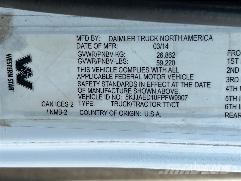 Western Star 4900 6x4 T/A Sleeper Truck Tractor Vetopöytäautot