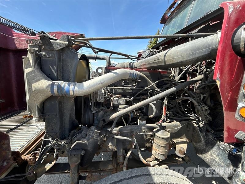 Western Star 4900 6x4 Sleeper Cab and Chassis Cabins and interior