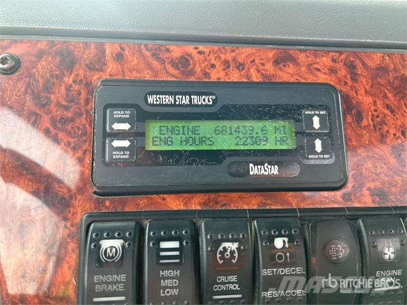 Western Star 4900 6x4 T/A Day Cab Truck Tractor Влекачи