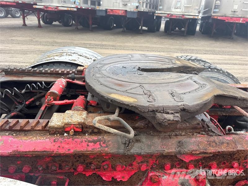 Western Star 4900 6x4 T/A Sleeper Truck Tractor (Inoperable) Vetopöytäautot