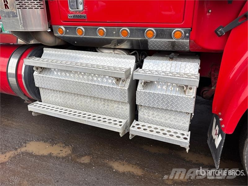 Western Star 4900 6x4 T/A Sleeper Truck Tractor Седельные тягачи