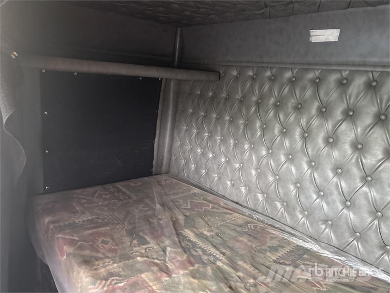 Western Star 4900 6x4 T/A Sleeper Truck Tractor Влекачи