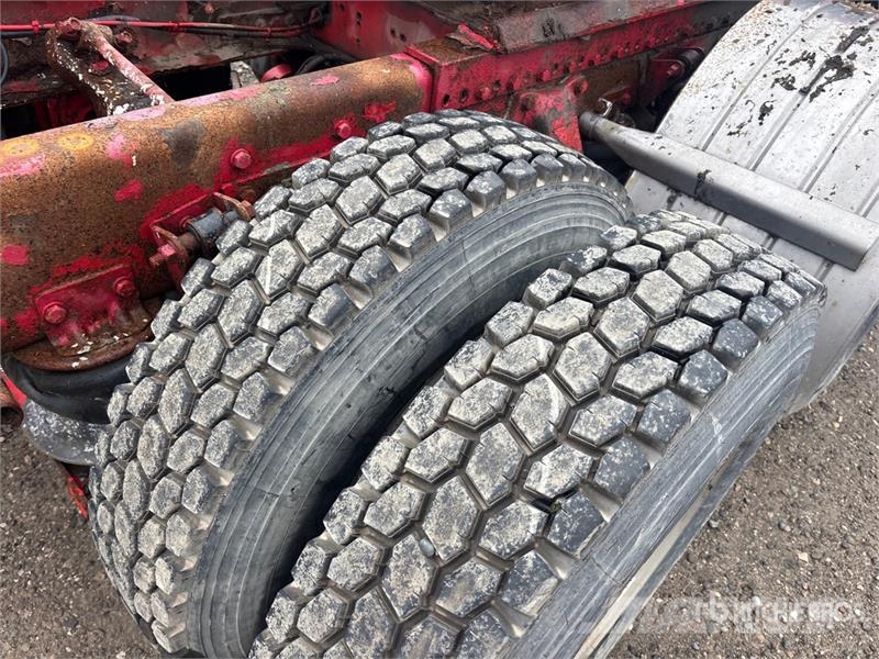 Western Star 4900 6x4 T/A Sleeper Truck Tractor (Inoperable) Vetopöytäautot