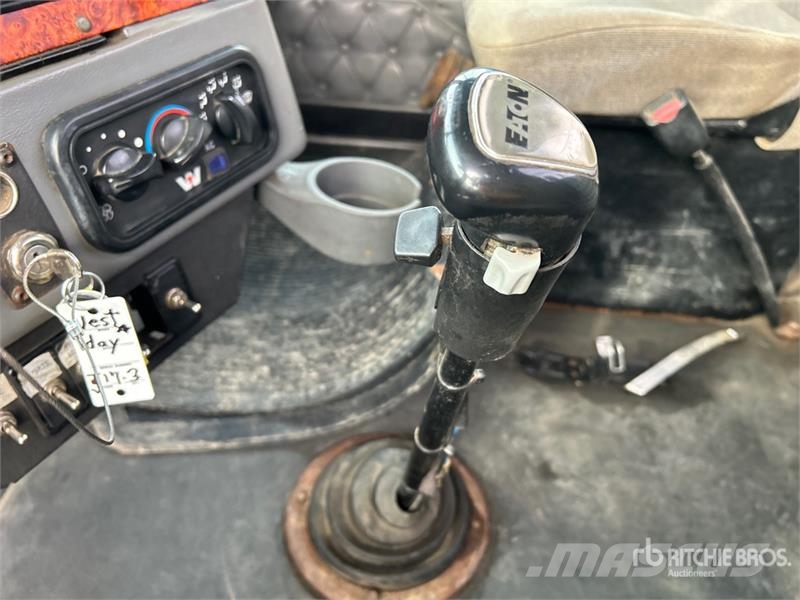 Western Star 4900 6x4 T/A Day Cab Truck Tractor Влекачи