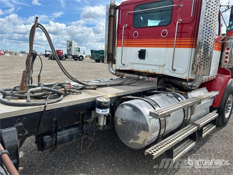 Western Star 4900 6x4 T/A Day Cab Truck Tractor Vetopöytäautot