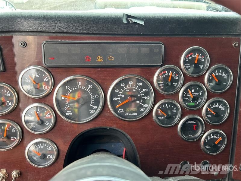 Western Star 4900 6x4 T/A Sleeper Truck Tractor Vetopöytäautot
