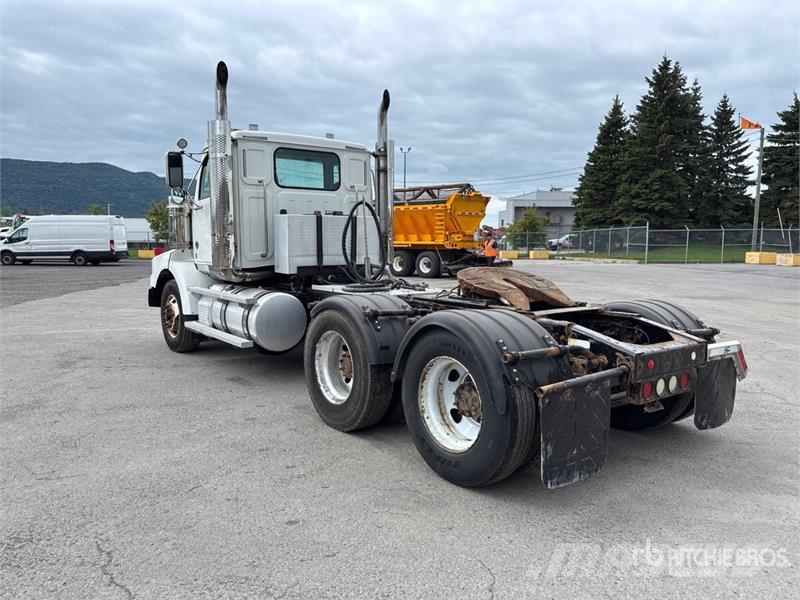 Western Star 4900 6x4 T/A Day Cab Truck Tractor Vetopöytäautot