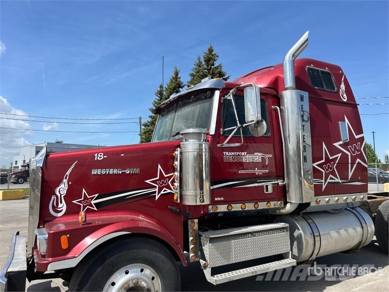 Western Star 4900 6x4 Sleeper Cab and Chassis Cabins and interior