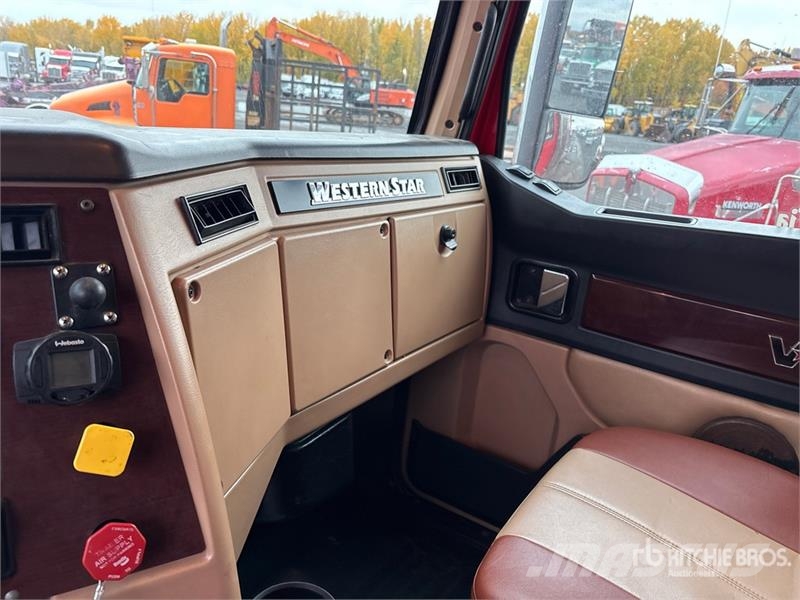 Western Star 4900 6x4 T/A Sleeper Truck Tractor Седельные тягачи