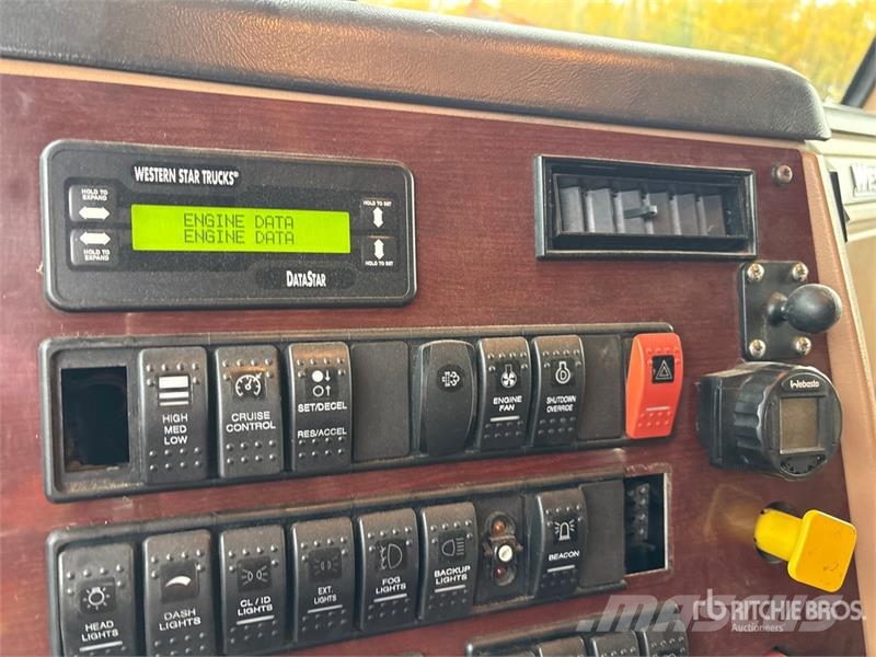 Western Star 4900 6x4 T/A Sleeper Truck Tractor Седельные тягачи