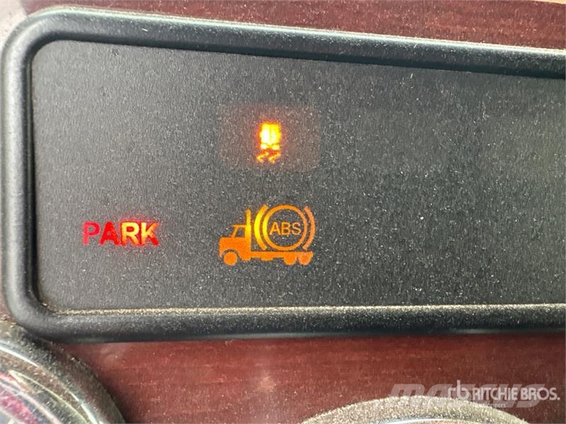 Western Star 4900 6x4 T/A Sleeper Truck Tractor Седельные тягачи