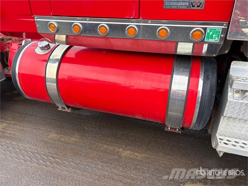Western Star 4900 6x4 T/A Sleeper Truck Tractor Седельные тягачи