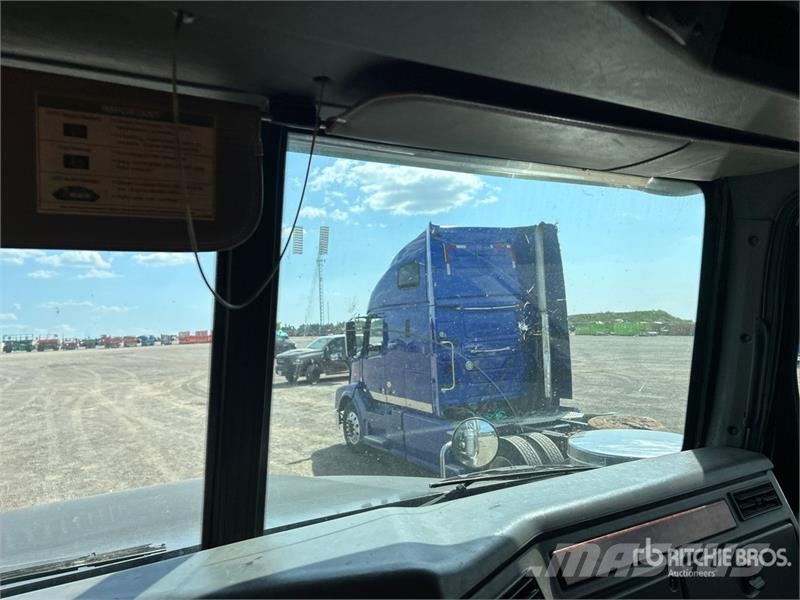 Western Star 4900 8x4 Tri/A Sleeper Truck Tractor Влекачи