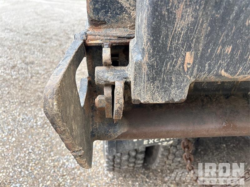 Western Star 4900 8x4 Tri/A Dump Truck Kipper