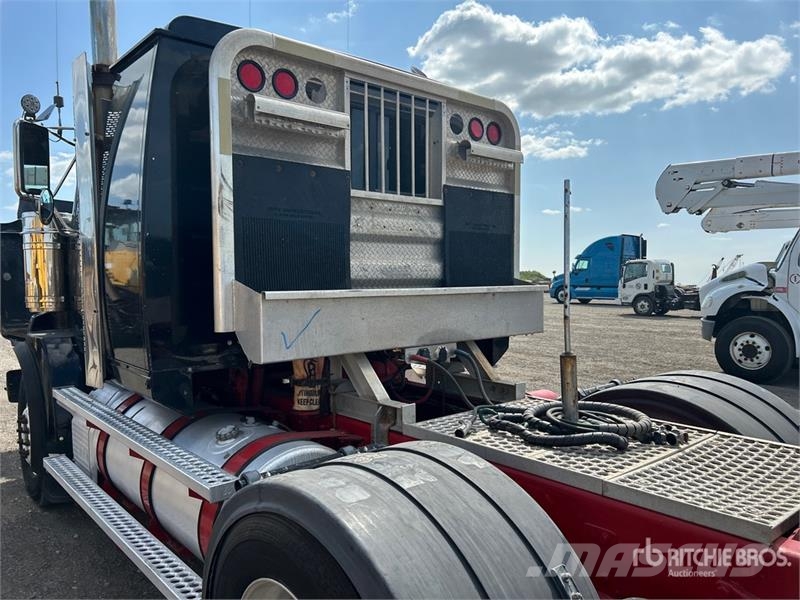 Western Star 4900 8x4 Tri/A Sleeper Truck Tractor Влекачи