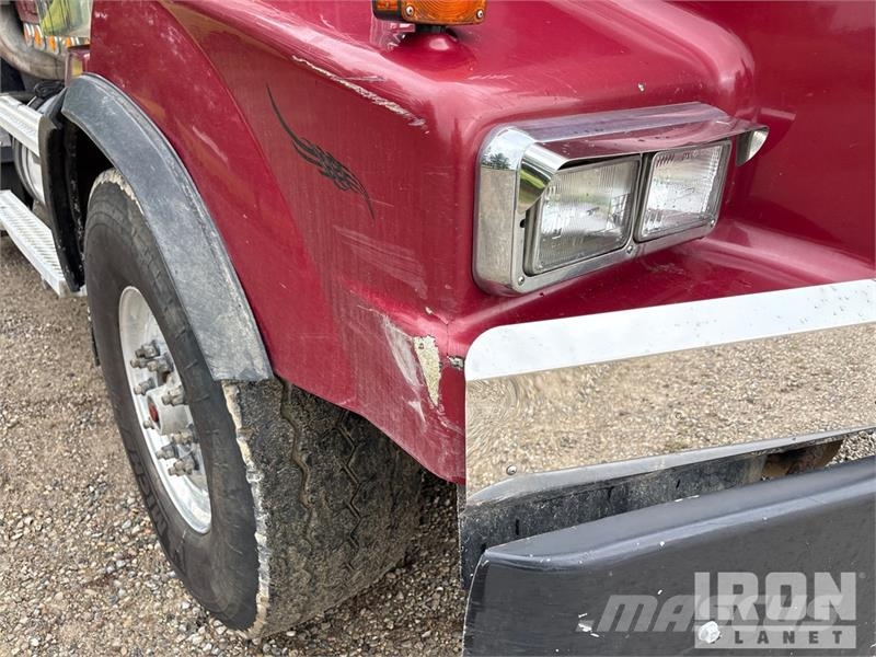 Western Star 4900 8x4 Tri/A Dump Truck Kipper