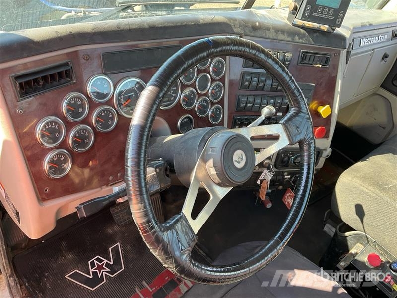 Western Star 4900 8x4 Heavy Haul Tri/A Day Cab Truck Tractor Влекачи