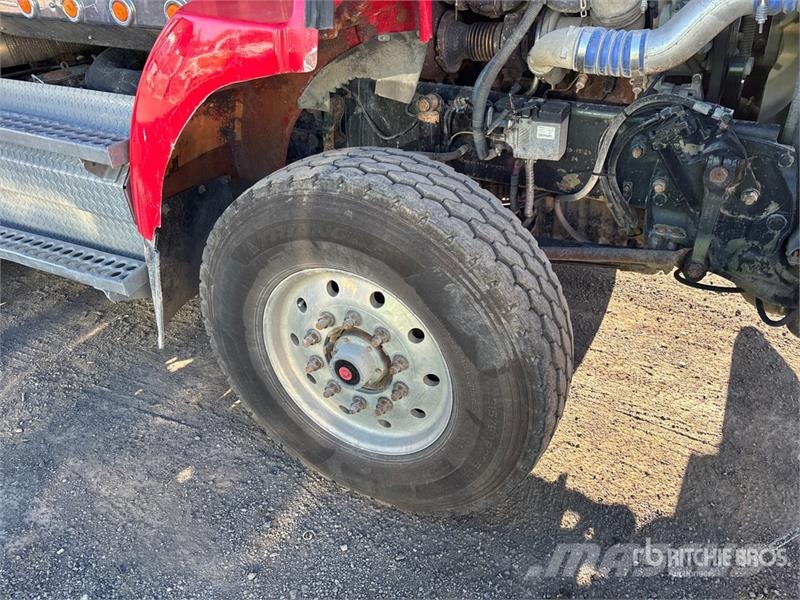 Western Star 4900 8x4 Twin-Steer T/A Dump Truck Camion benne