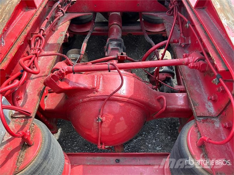 Western Star 4900 8x4 Tri/A Sleeper Truck Tractor Влекачи