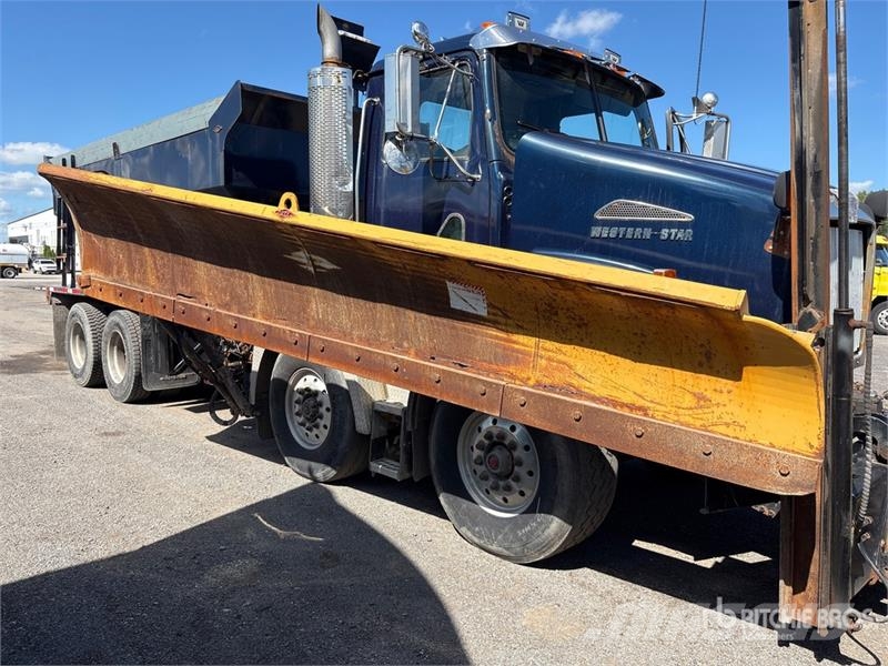 Western Star 4900 8x4 Twin-Steer Snow Plow Truck Municipal / general purpose vehicles