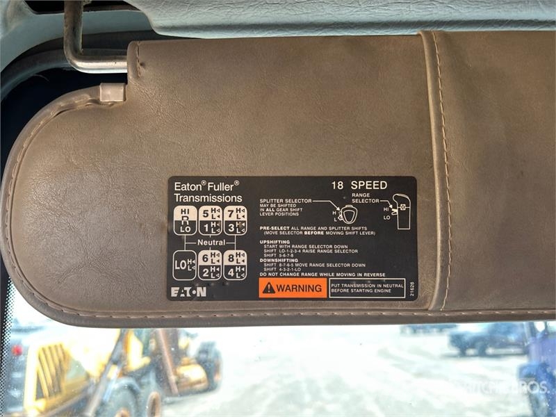 Western Star 4900 8x4 Tri/A Sleeper Truck Tractor Влекачи