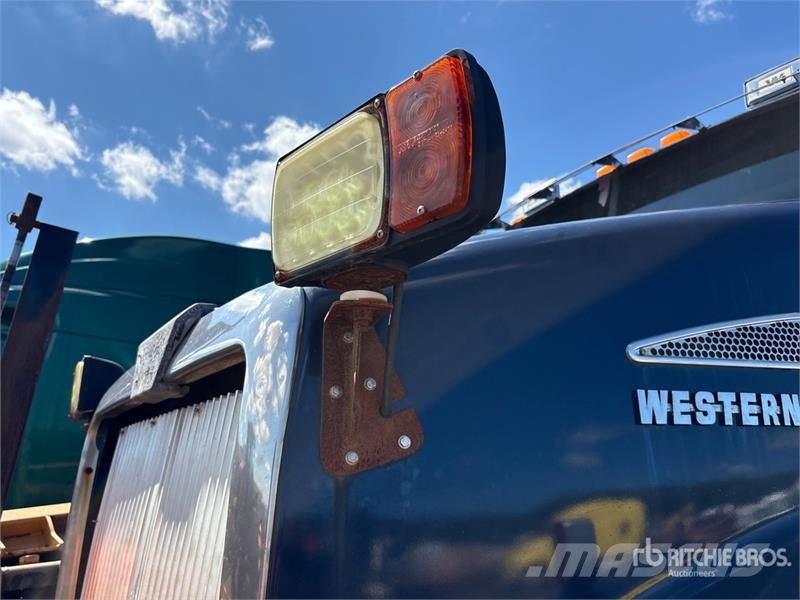 Western Star 4900 8x4 Twin-Steer Snow Plow Truck Municipal / general purpose vehicles