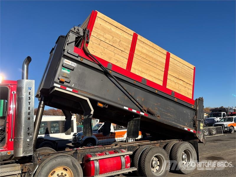 Western Star 4900 8x4 Twin-Steer T/A Dump Truck Camion benne