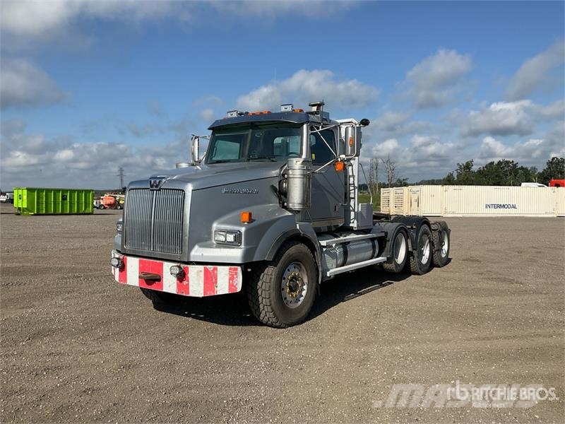 Western Star 4900 8x4 Heavy Haul Tri/A Day Cab Truck Tractor Влекачи