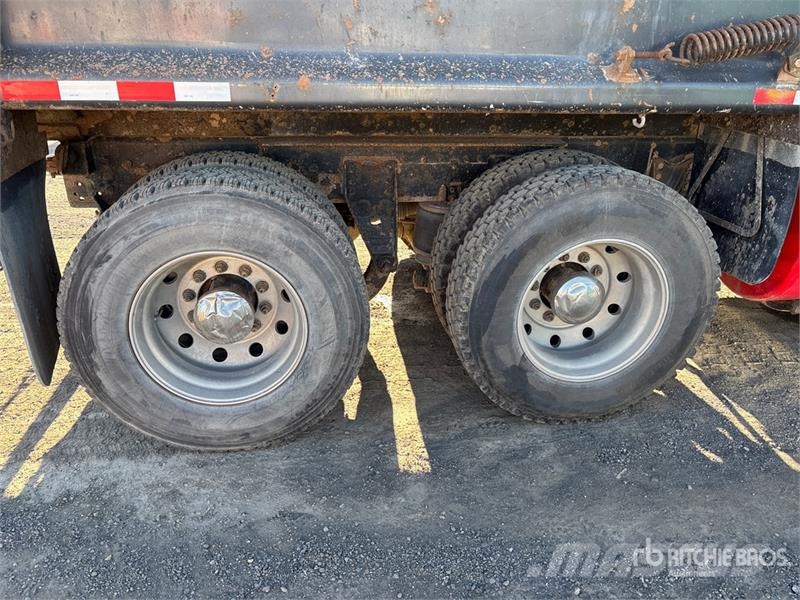 Western Star 4900 8x4 Twin-Steer T/A Dump Truck Camion benne